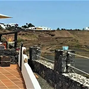 Casa Caldera Guiguan , Tinajo España