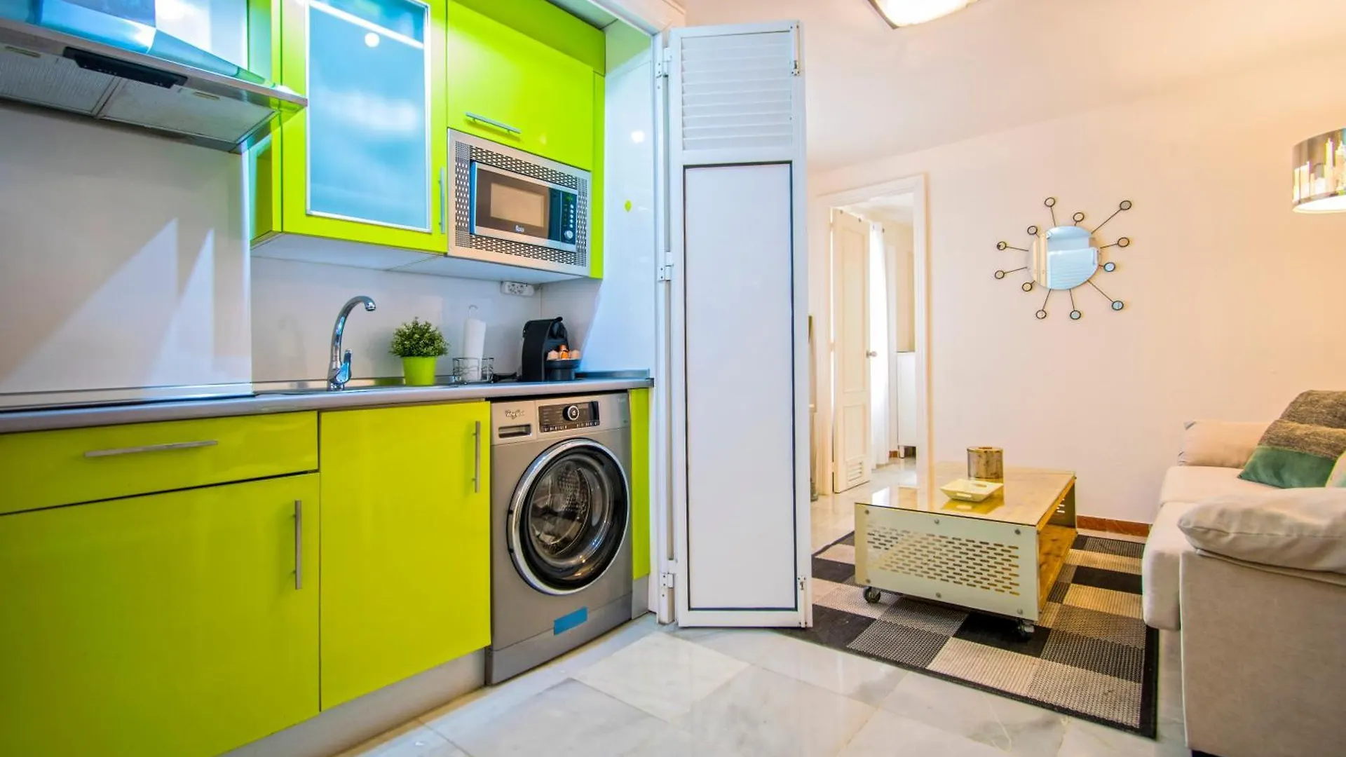 Acogedor Y Coquetisimo Apartamento De Diseno Muy, Muy, Muy Centrico Sevilla España