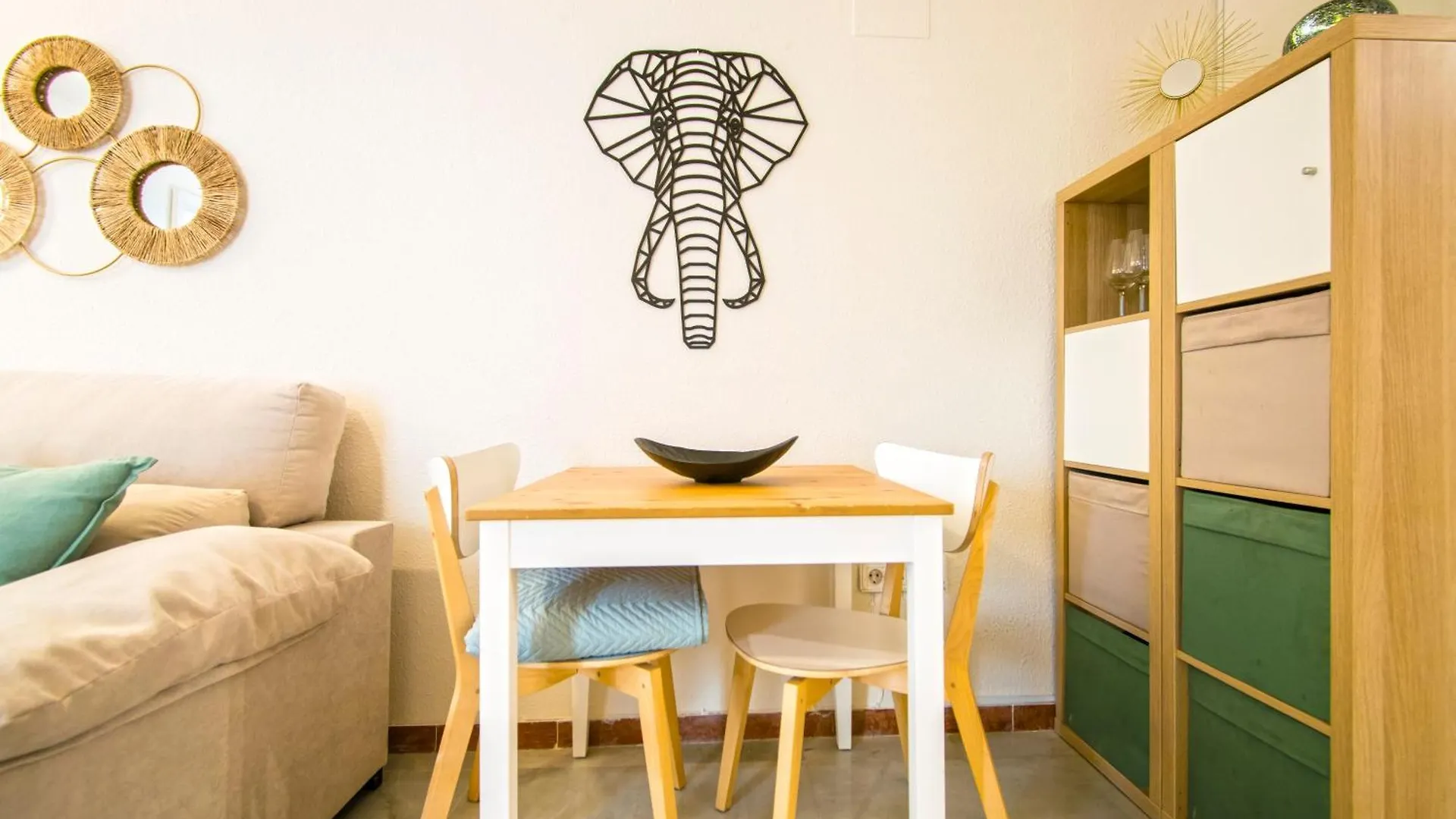 Acogedor Y Coquetisimo Apartamento De Diseno Muy, Muy, Muy Centrico Seville 0*,  Spain