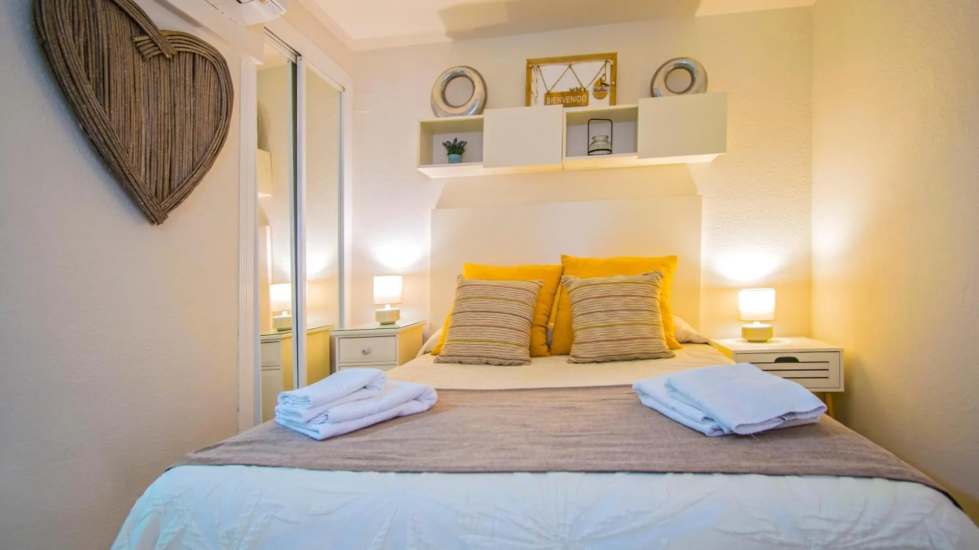 Acogedor Y Coquetisimo Apartamento De Diseno Muy, Muy, Muy Centrico Seville 0*,